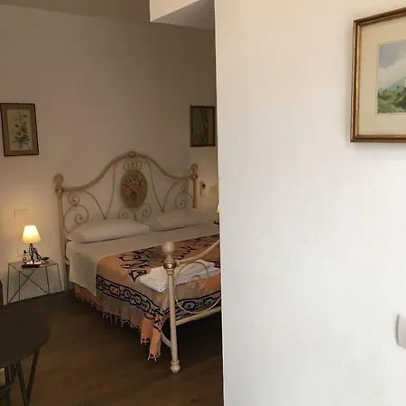 Il Carignano Nocleg ze śniadaniem 3*