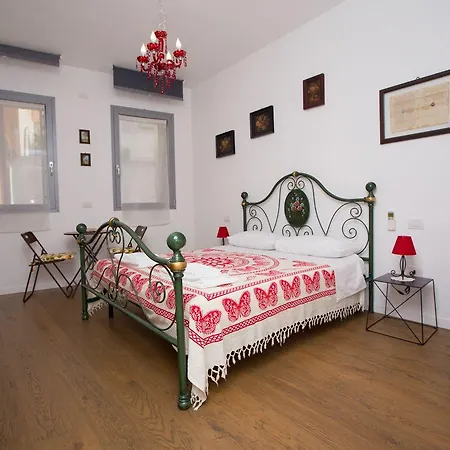 לינה וארוחת בוקר Il Carignano 3*