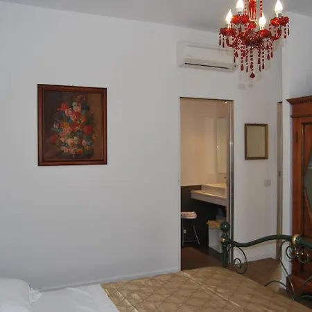 Nocleg ze śniadaniem Il Carignano 3*